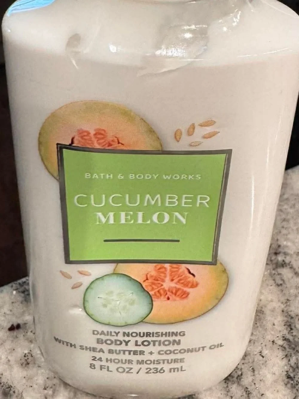 Bath & Body Works Cucumber Melon Lotion - White & Green